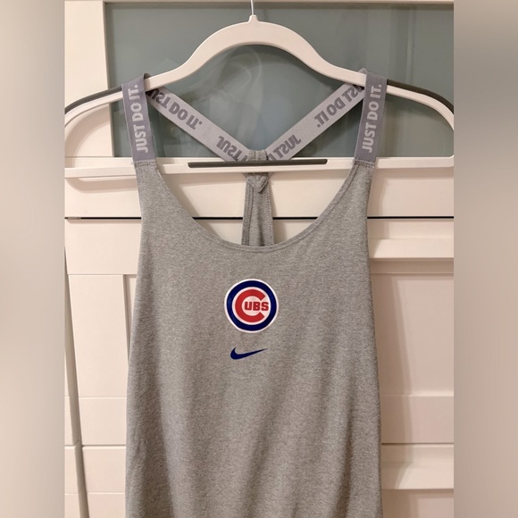 Women’s Chicago Cubs Nike Performance Tank Top - Picture 4 of 6